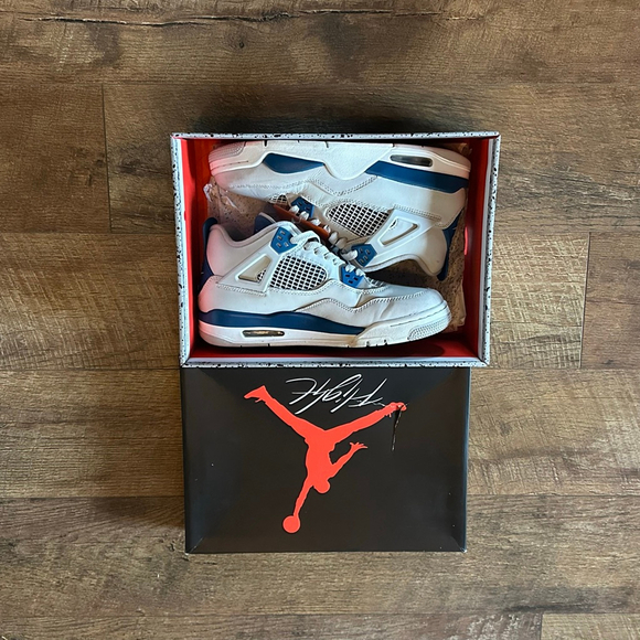 Boys Nike Air Jordan 4 Retro Sneakers Size 7Y White Blue